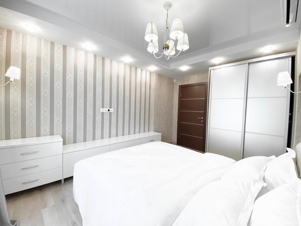 2-Bedroom Apartment Most City Area, Ekaterynoslav Square Dnipro Ngoại thất bức ảnh